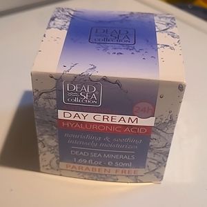 Dead Sea moisturizing Day cream hyaluronic  acid.